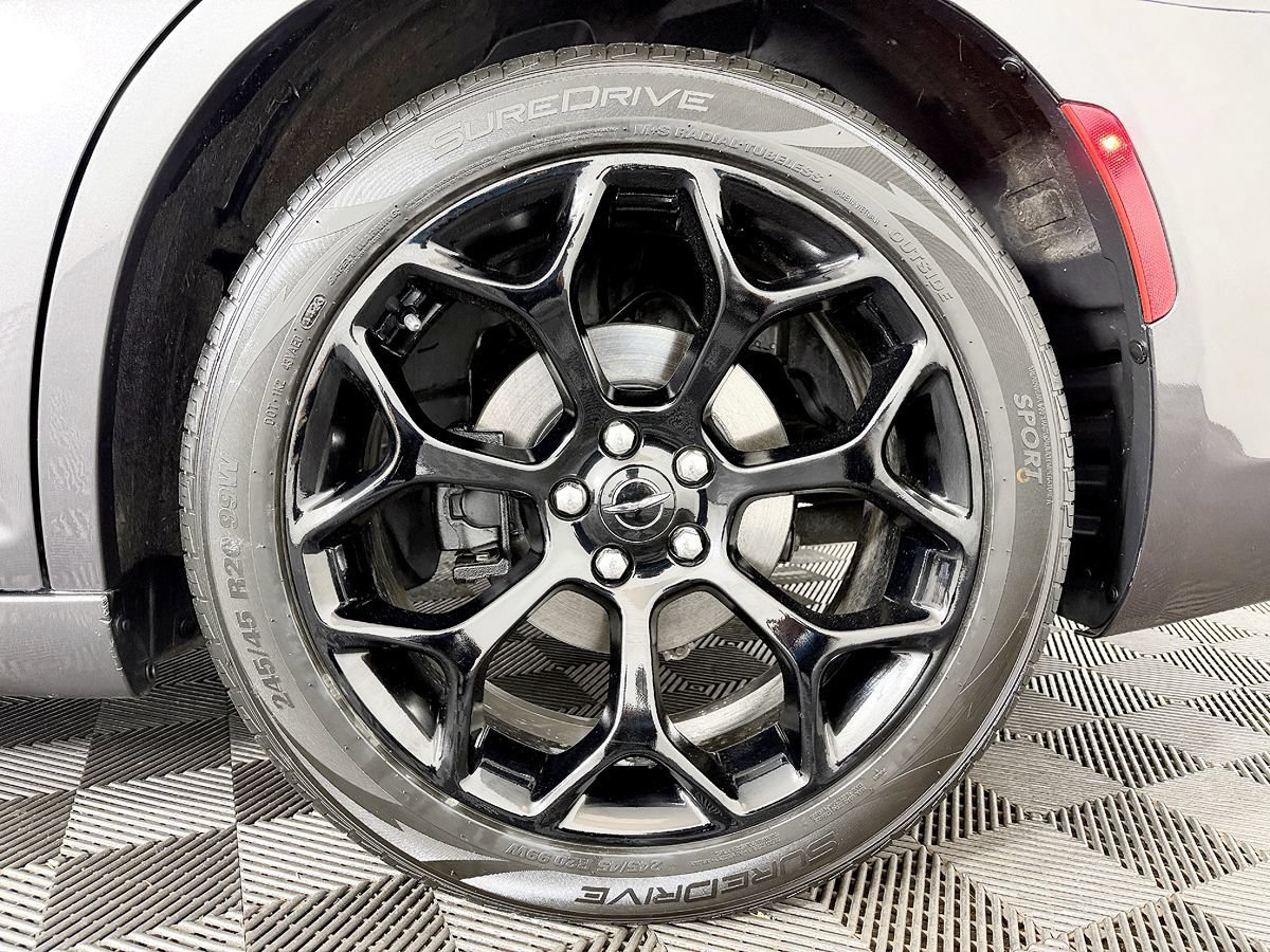 Used 2017 Chrysler 300 S RWD image 22