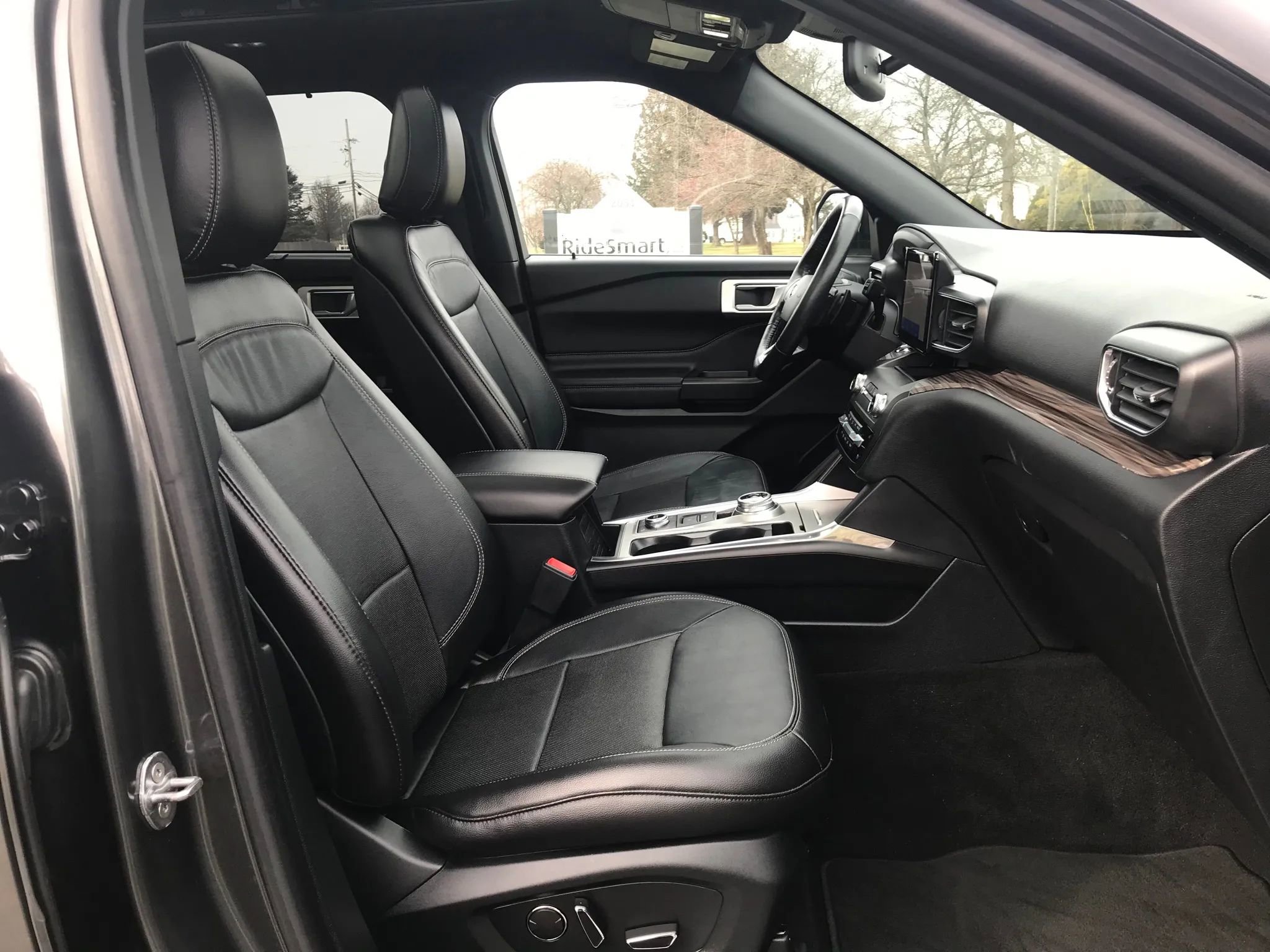 Used 2020 Ford Explorer Limited w/ Class III Trailer Tow Package image 56