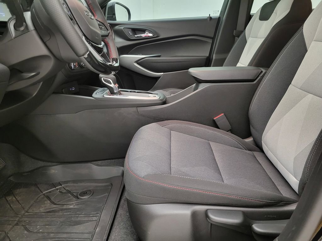 New 2026 Chevrolet Trax RS w/ Sunroof Package image 26