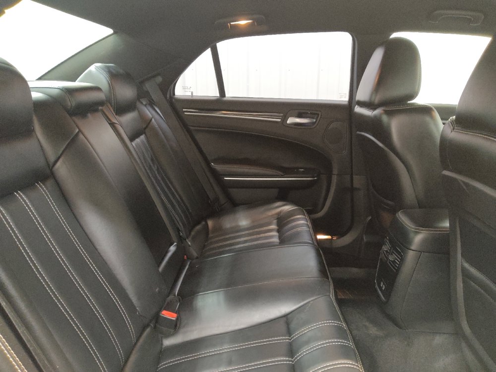 Used 2017 Chrysler 300 S image 19