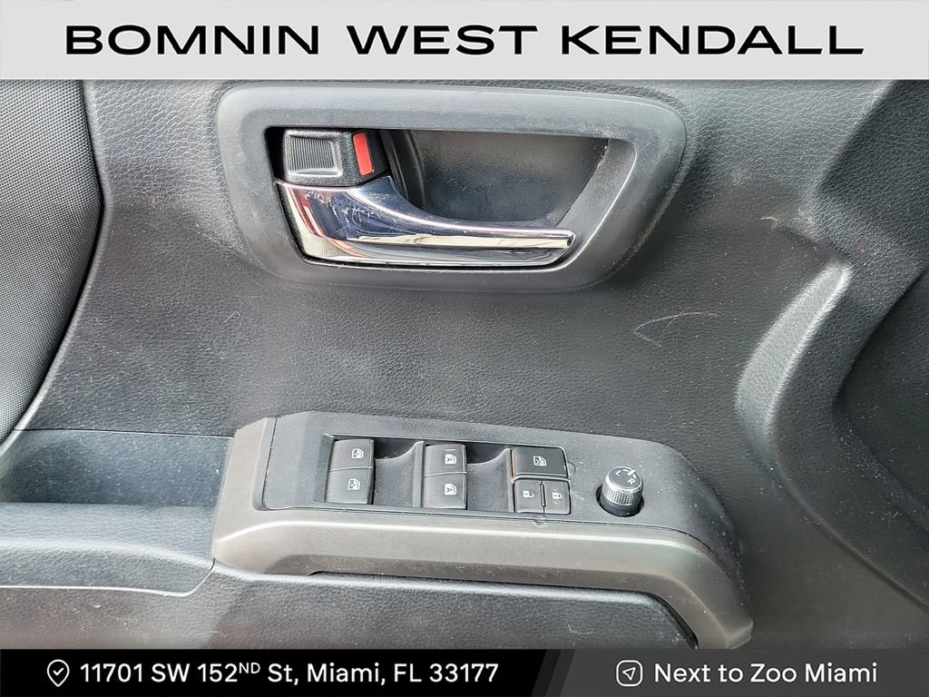 Used 2017 Toyota Tacoma SR image 32