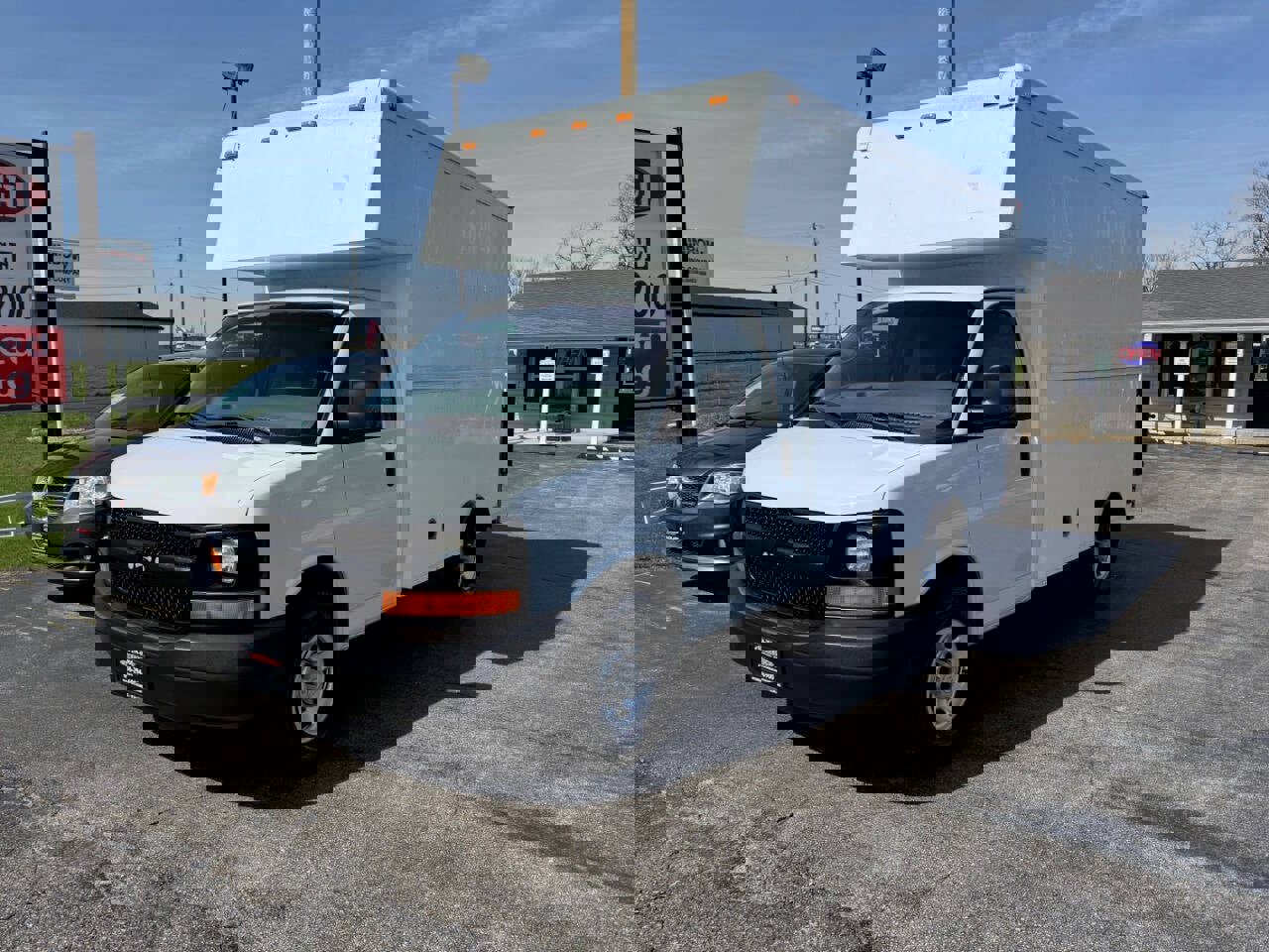 Used 2007 Chevrolet Express 3500 image 2