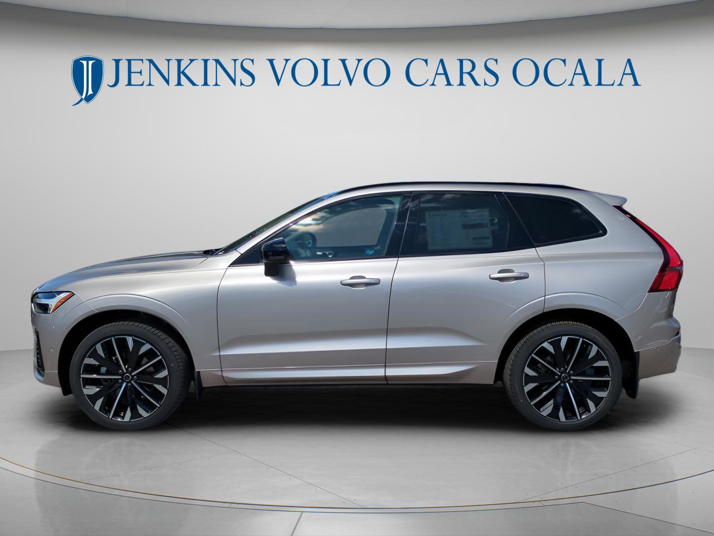 New 2026 Volvo XC60 B5 Ultra w/ Climate Package image 6