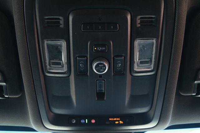 Used 2023 Chevrolet Suburban Premier image 20