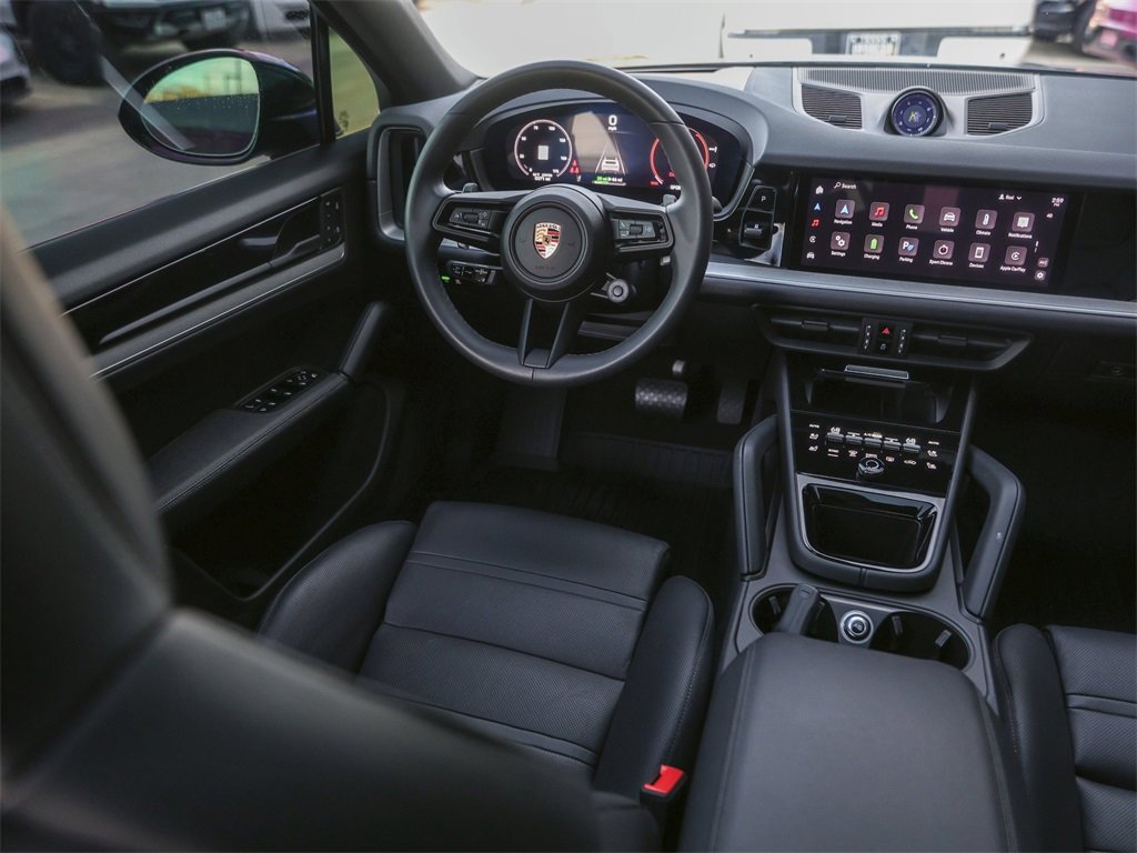Certified 2025 Porsche Cayenne E-Hybrid Coupe image 34