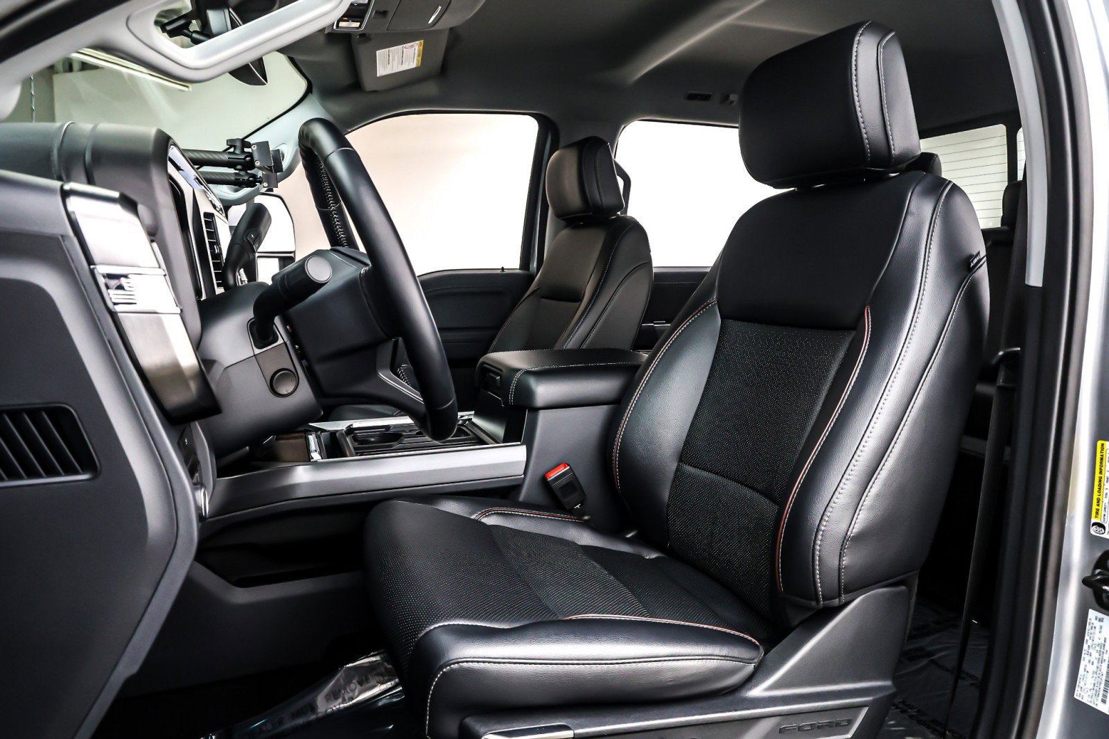 Used 2023 Ford F350 Lariat w/ Camper Package image 18