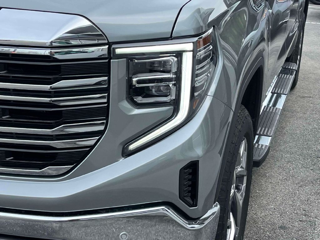 New 2026 GMC Sierra 1500 SLT w/ SLT Premium Package AWD/4WD image 9