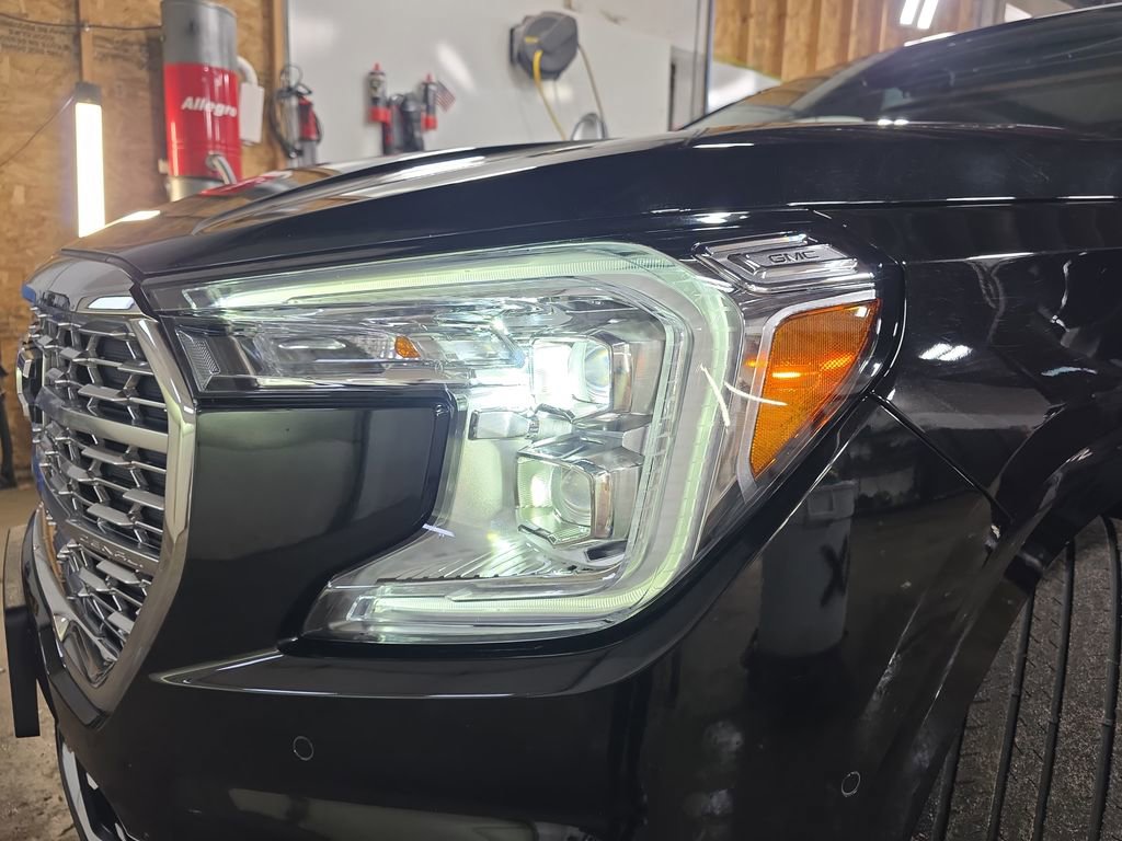 Used 2022 GMC Terrain Denali w/ Black Diamond Edition AWD/4WD image 34