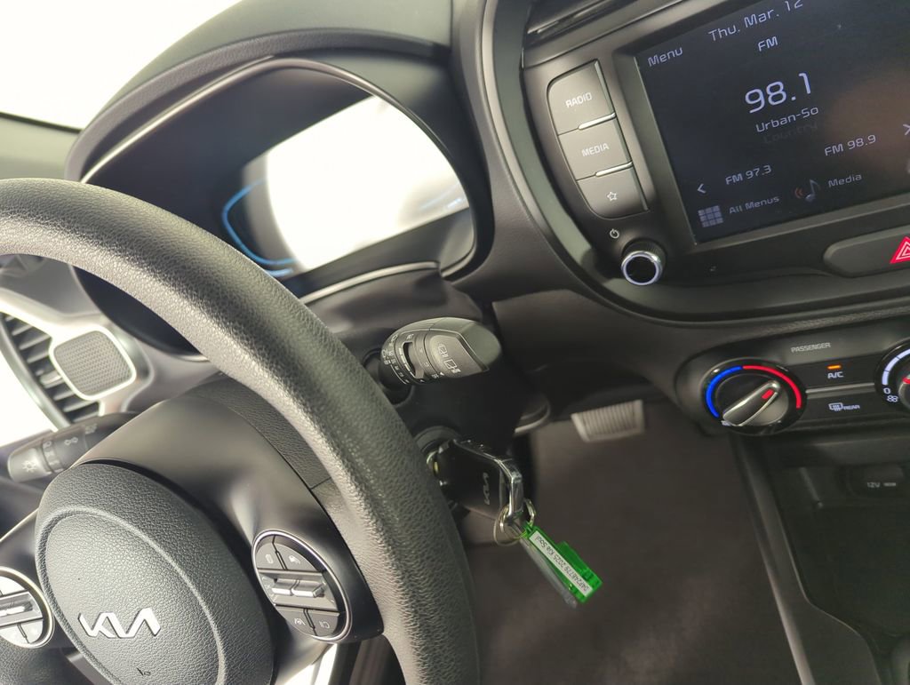 Used 2025 Kia Soul LX w/ LX Technology Package image 24