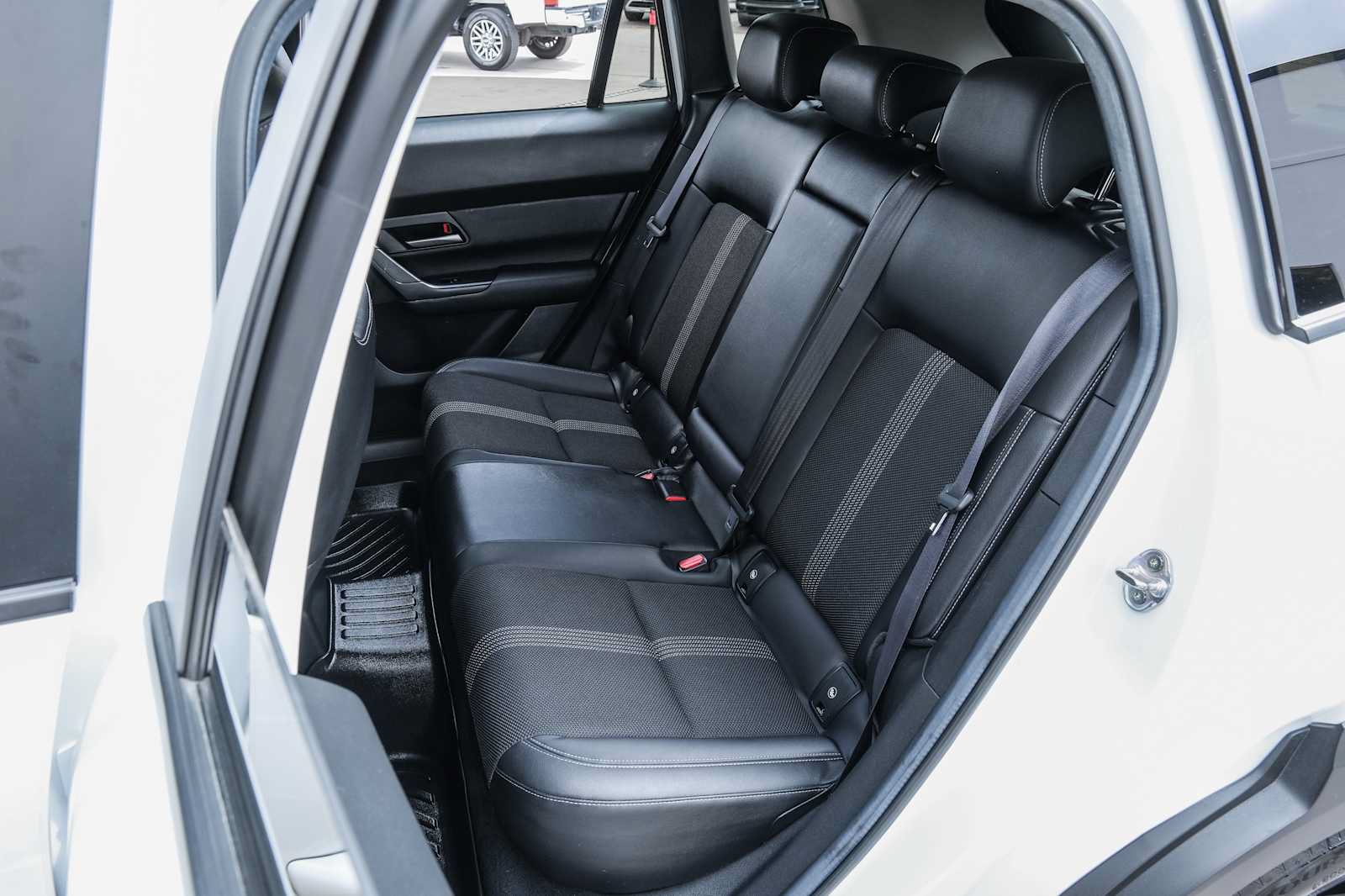 Used 2024 MAZDA CX-50 AWD 2.5 S w/ Cargo Package image 31
