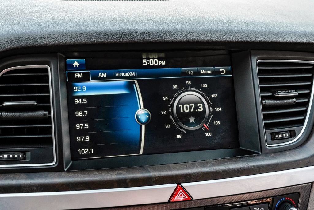 Used 2015 Hyundai Genesis 5.0 w/ Option Group 05 RWD image 28