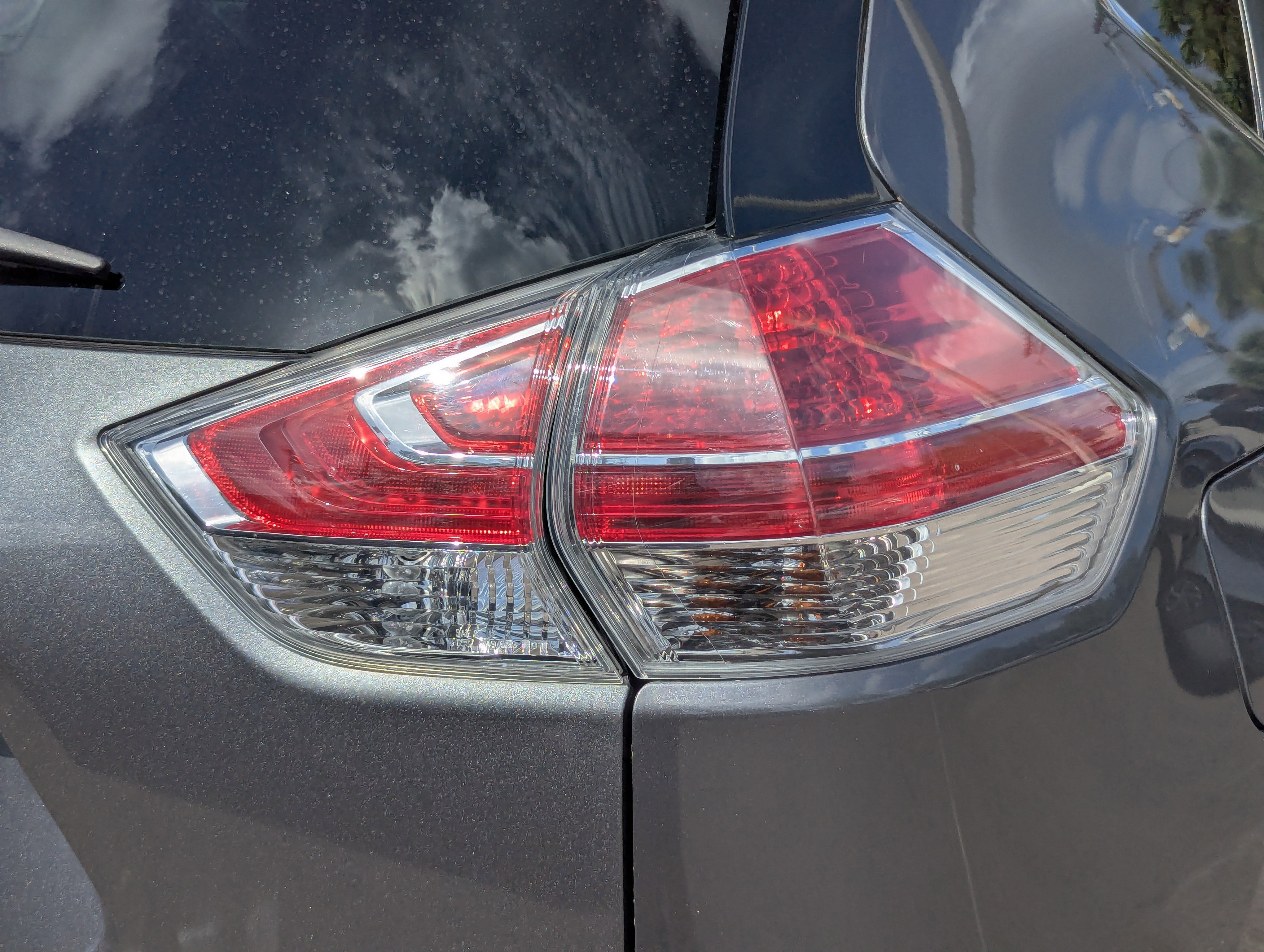 Used 2016 Nissan Rogue SV w/ SV Family Package image 35