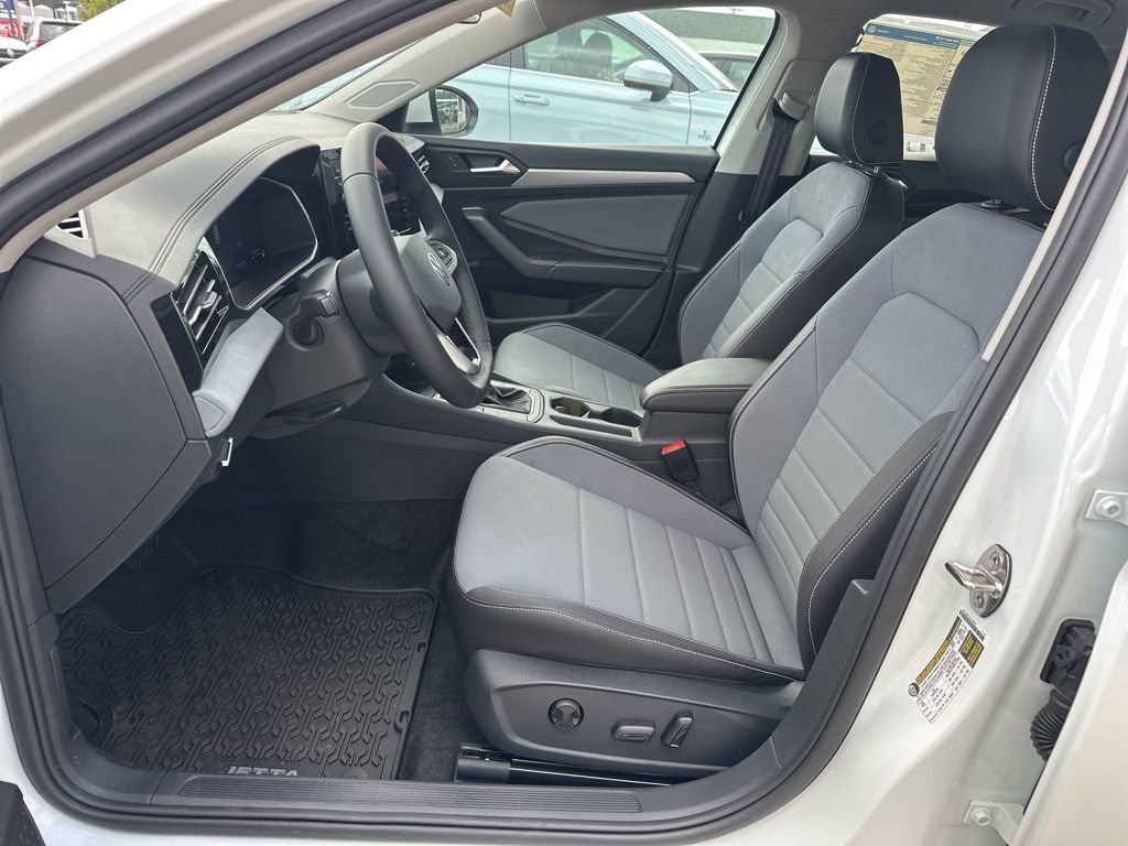New 2025 Volkswagen Jetta SE image 10