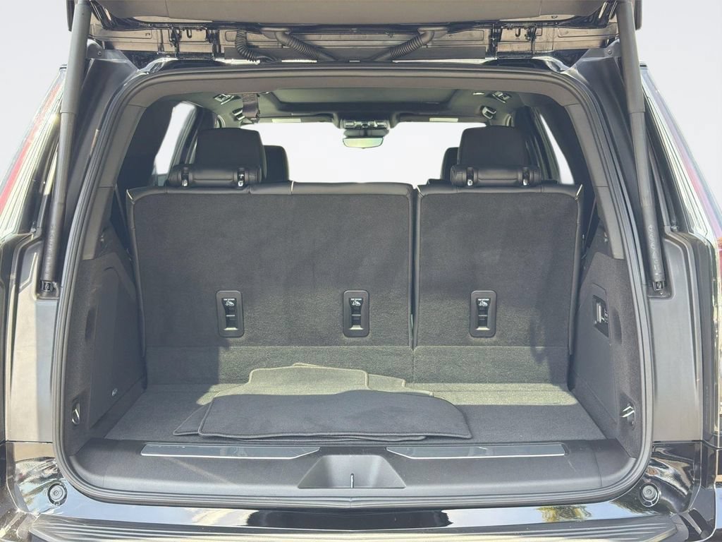 Certified 2026 Cadillac Escalade Luxury RWD image 28