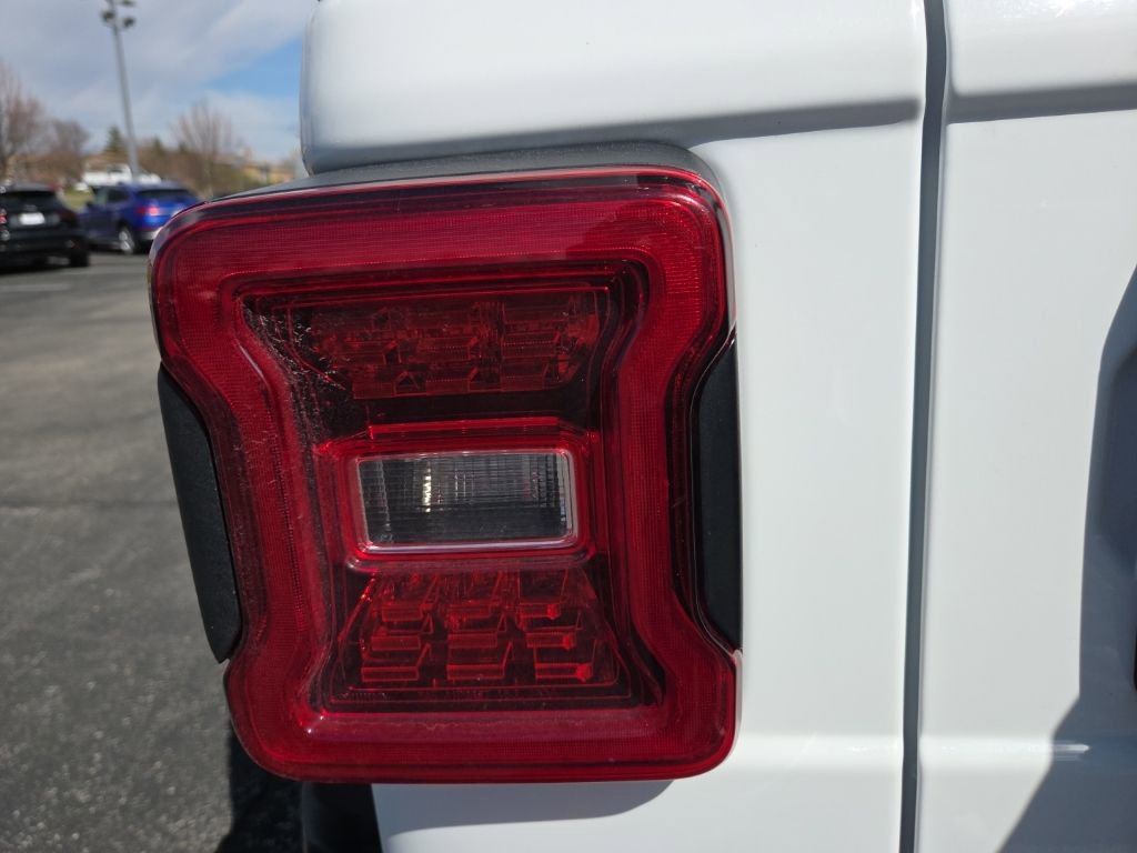 Used 2024 Jeep Wrangler Sahara image 10