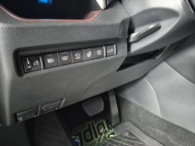 Used 2023 Toyota RAV4 Limited image 20