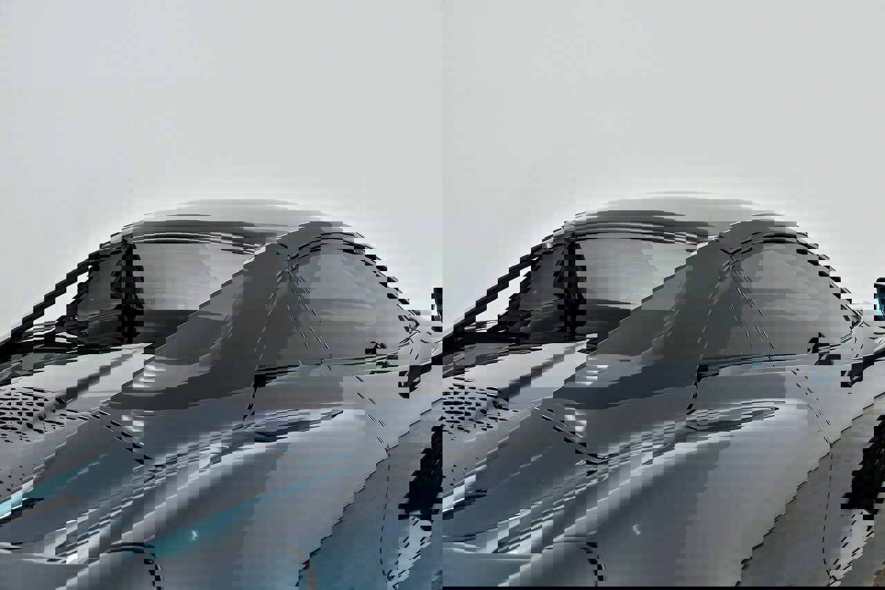 Used 2024 McLaren 750S Spider RWD image 17