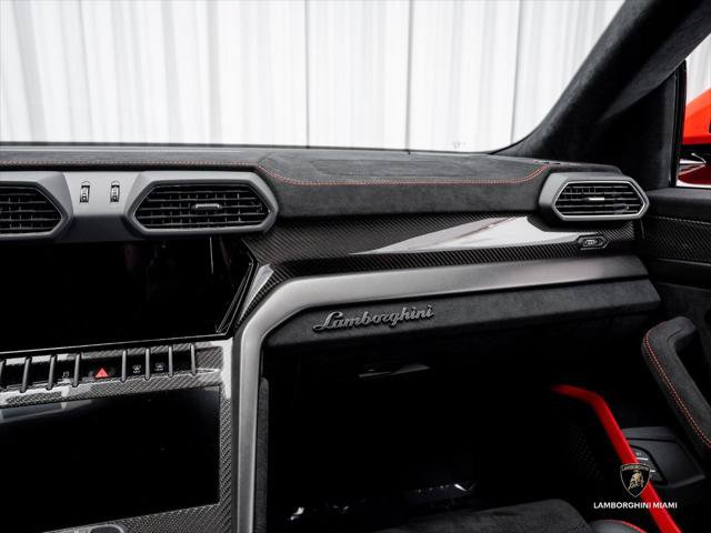 Used 2023 Lamborghini Urus Performante AWD/4WD image 45