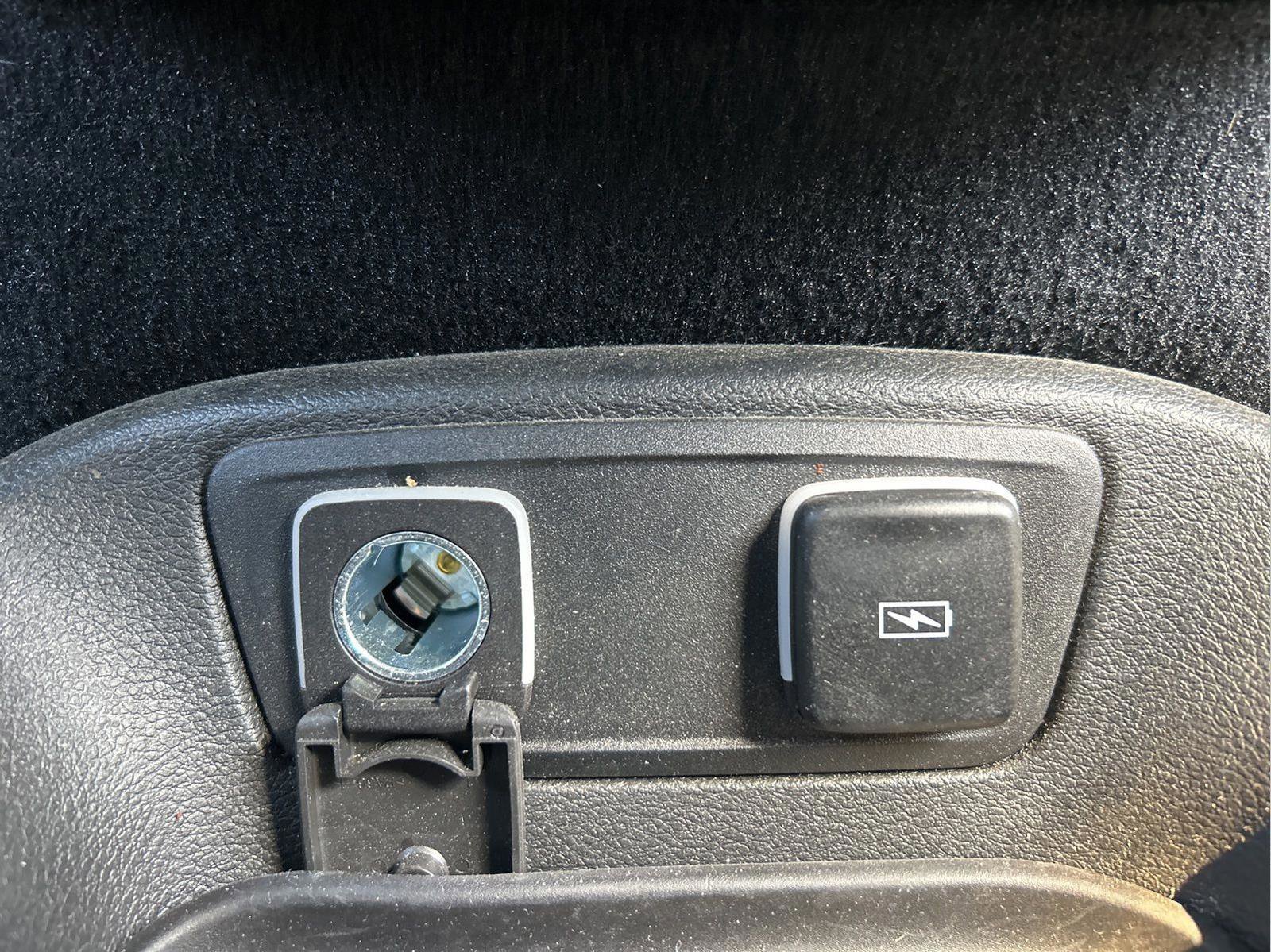 Certified 2021 Chrysler Pacifica Touring-L w/ S Appearance Package image 35