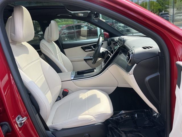 Used 2025 Mercedes-Benz GLC 300 4MATIC image 21
