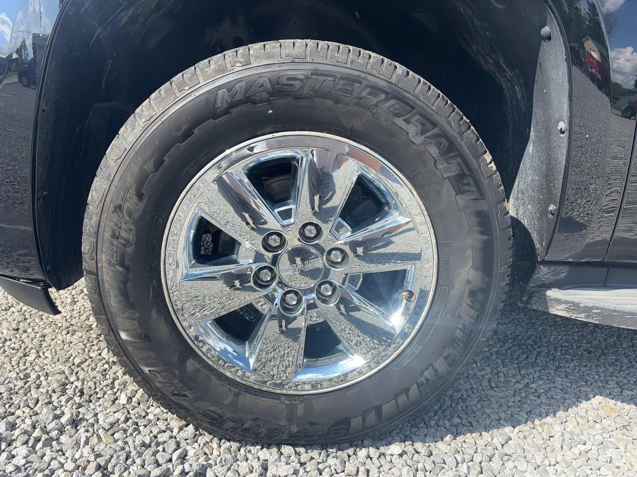 Used 2013 GMC Yukon SLT w/ SLT-2 Equipment Package AWD/4WD image 12