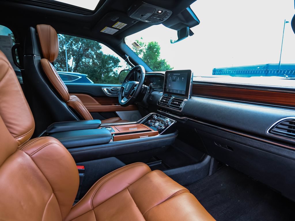 Used 2019 Lincoln Navigator Reserve AWD/4WD image 34