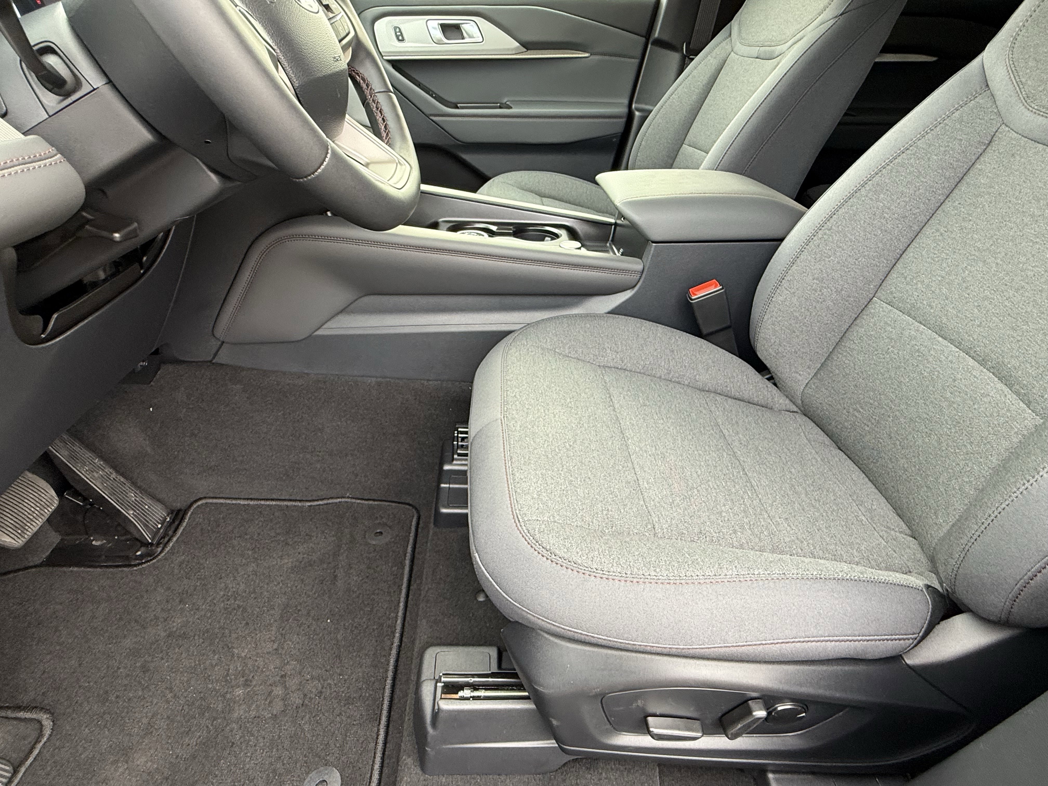 New 2026 Ford Explorer Active RWD image 20