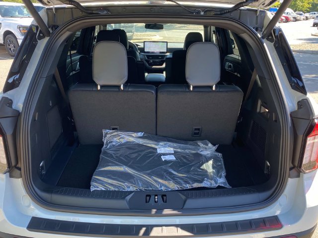 Used 2027 Ford Explorer ST w/ Sun And Sound Package AWD/4WD image 27