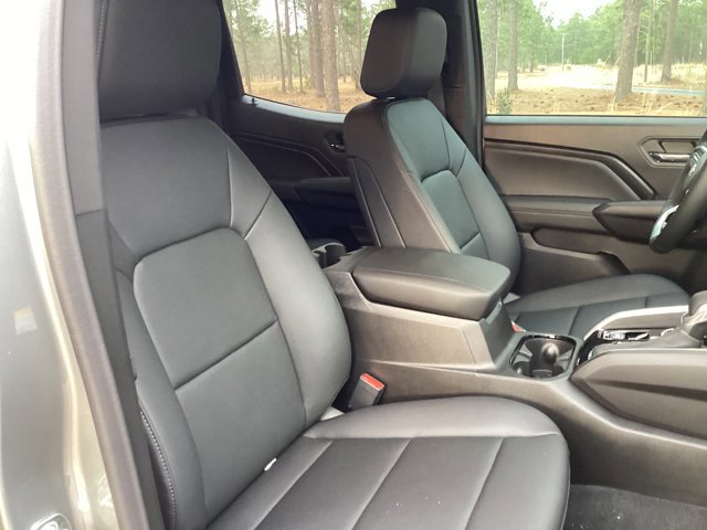 New 2025 Chevrolet Colorado LT w/ LT Convenience Package image 15