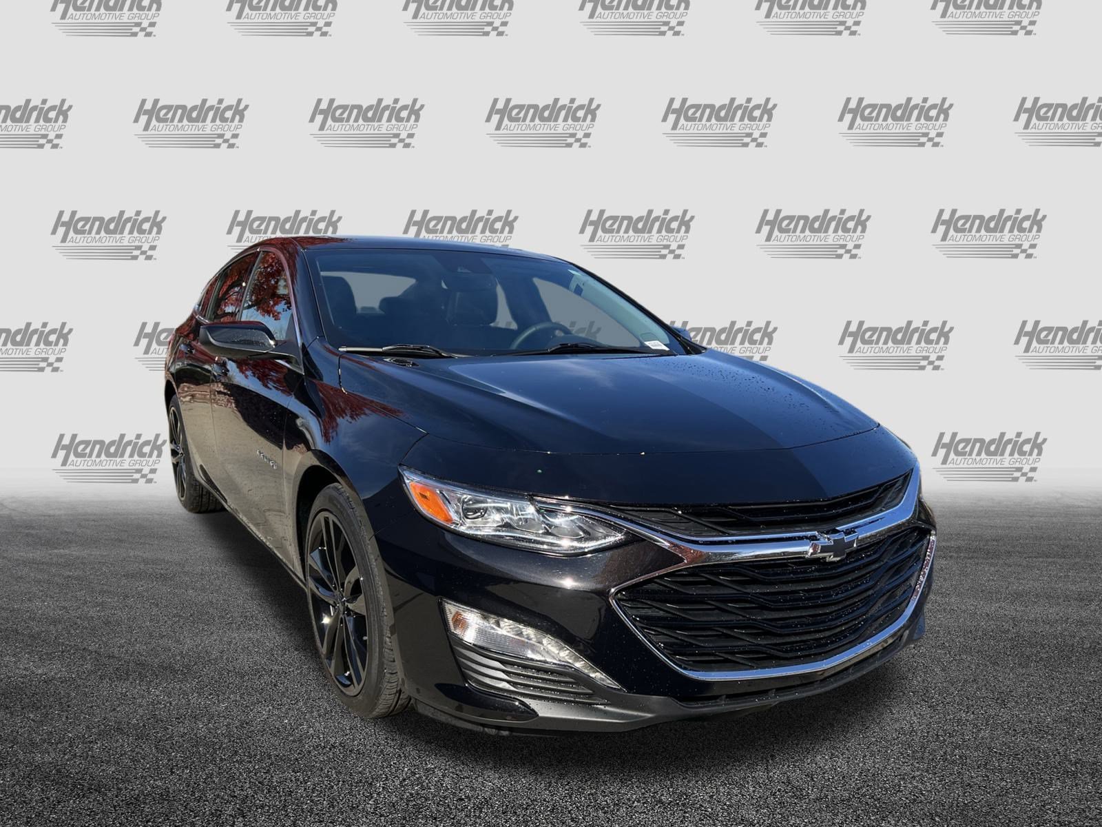 Used 2023 Chevrolet Malibu LT image 2