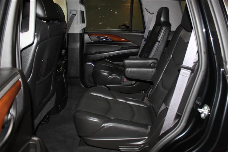 Used 2017 Cadillac Escalade Luxury AWD/4WD image 27