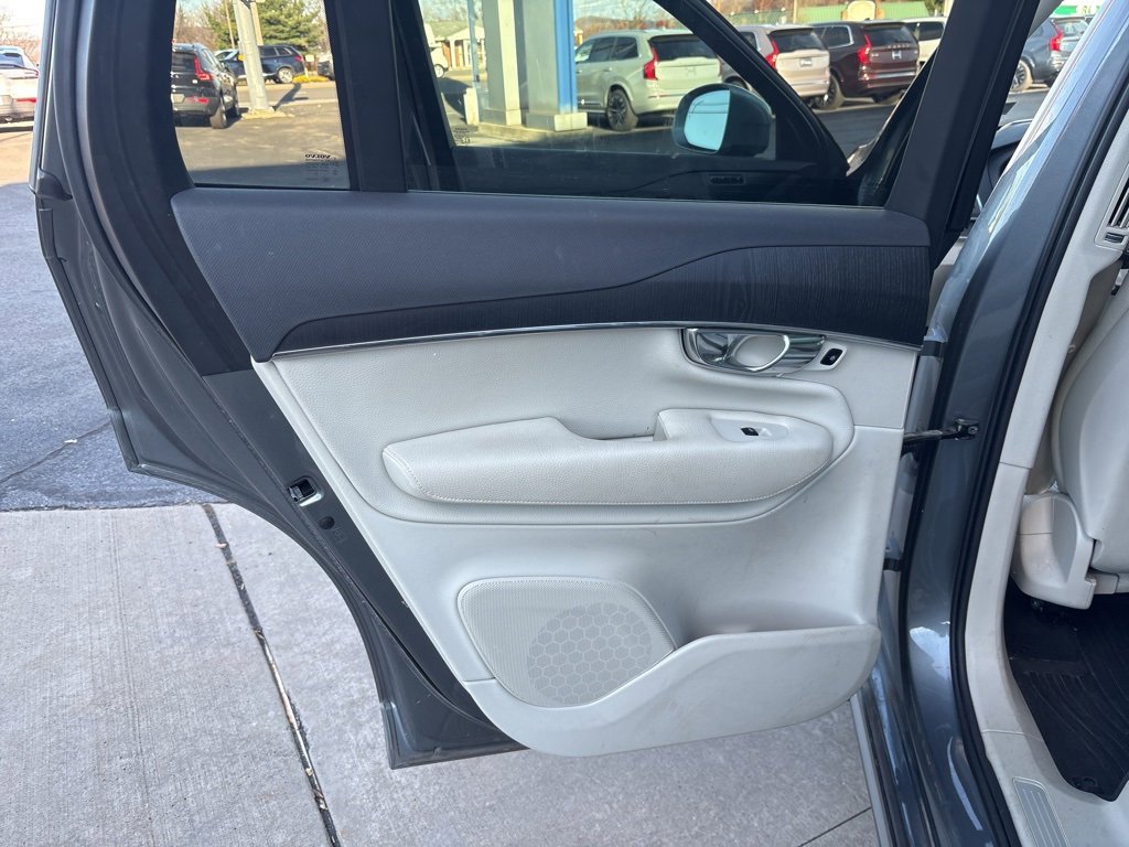 Used 2020 Volvo XC90 T6 Momentum w/ Protection Package Premier image 38