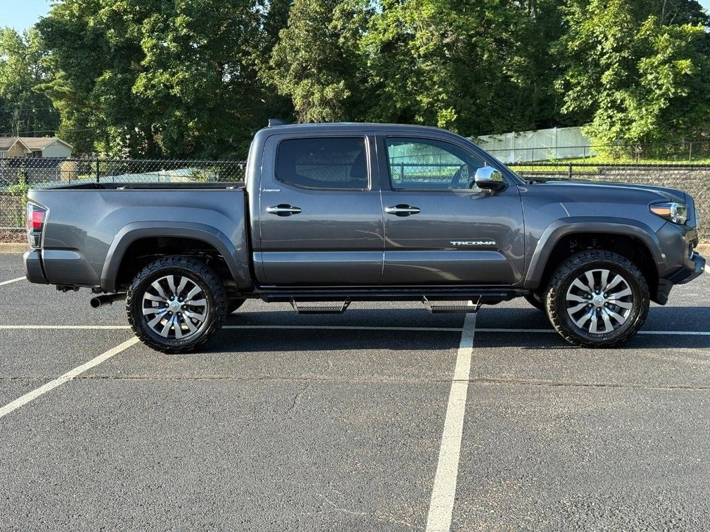 Certified 2022 Toyota Tacoma Limited image 3
