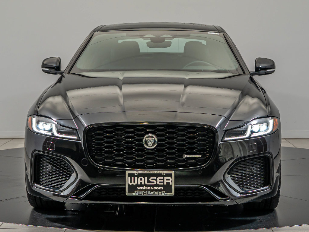 Used 2024 Jaguar XF R-Dynamic SE AWD/4WD image 2