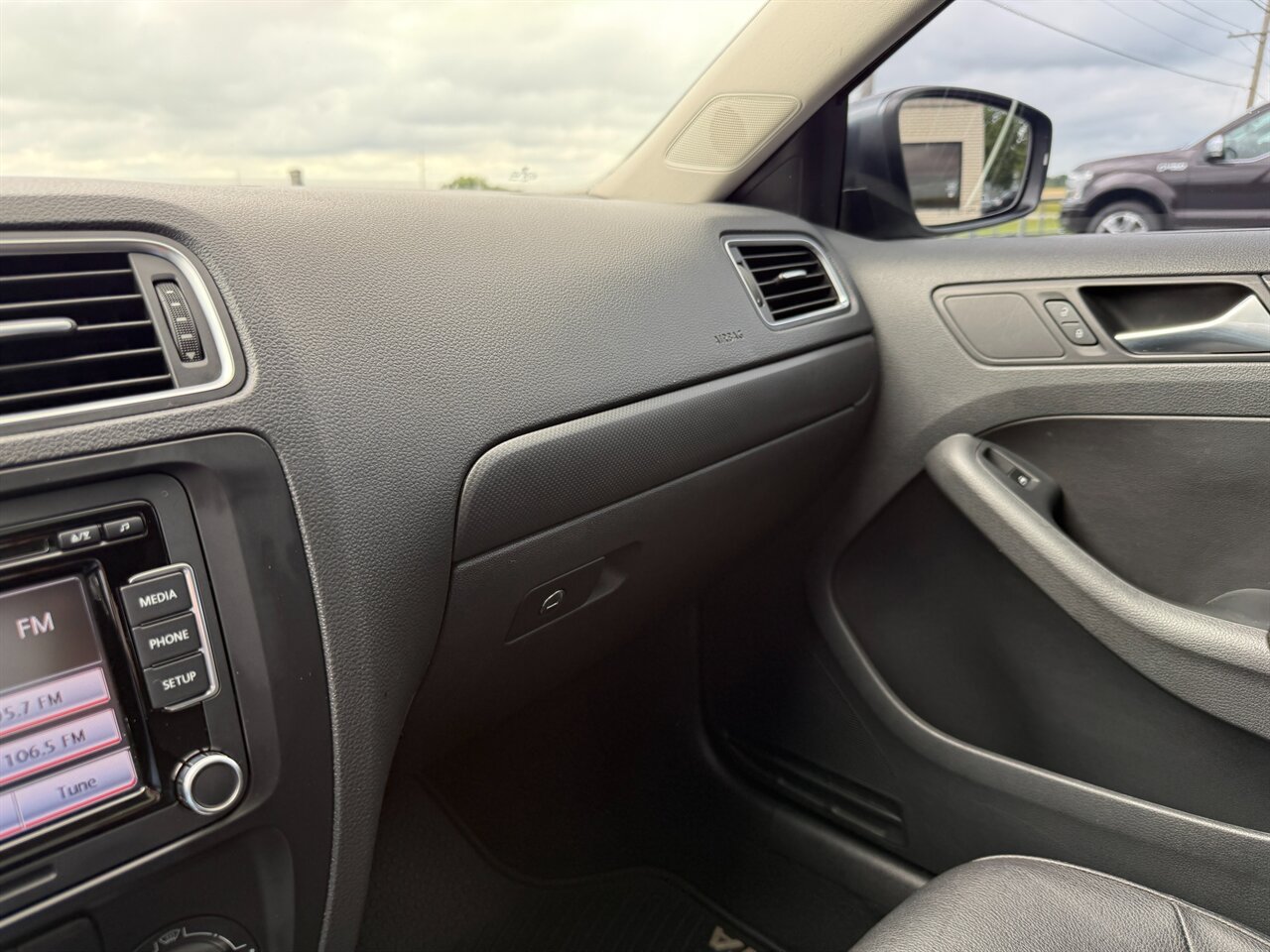 Used 2012 Volkswagen Jetta SE FWD image 18