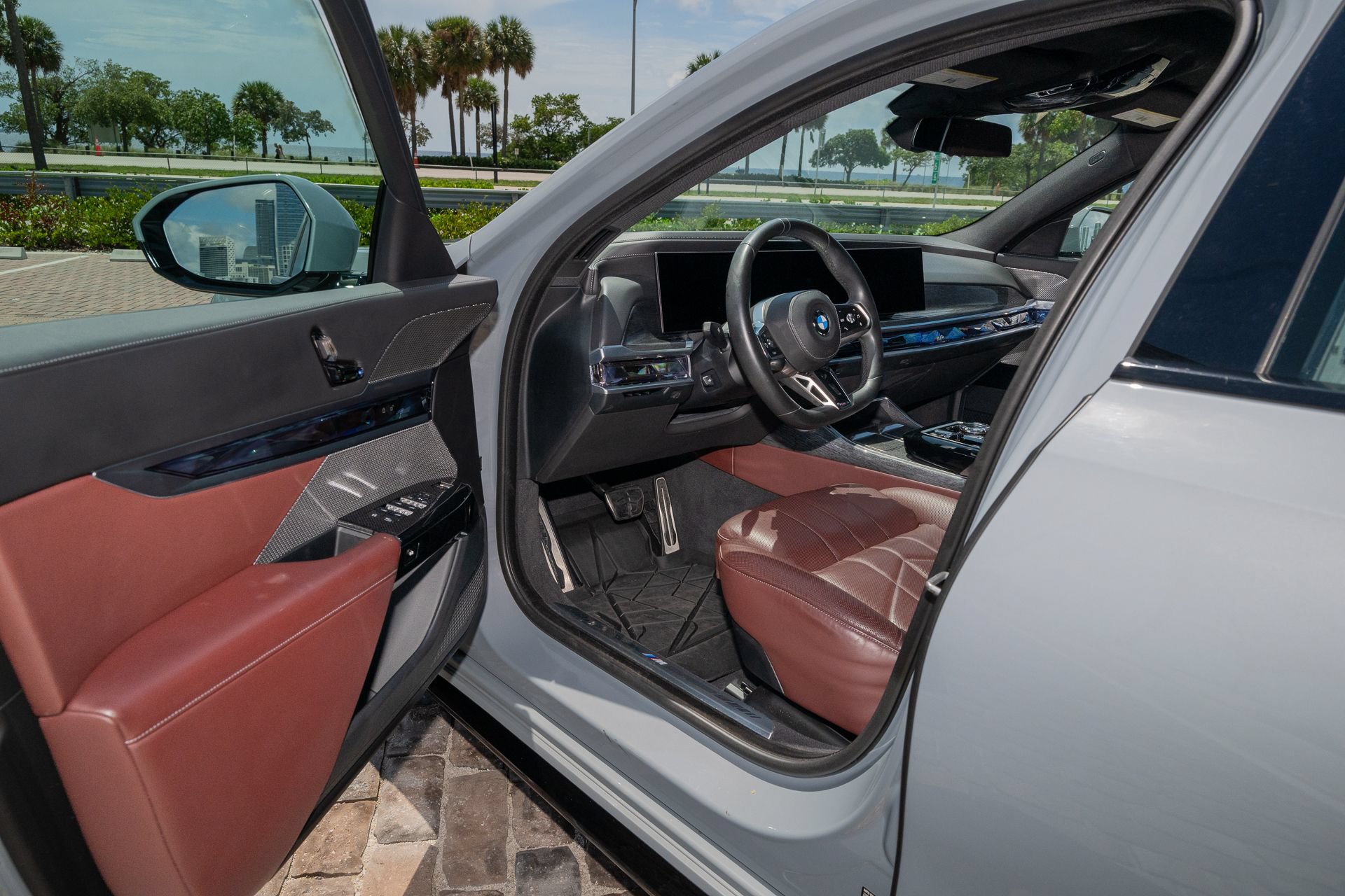 Used 2023 BMW 740i w/ Parking Assistance Package RWD image 73