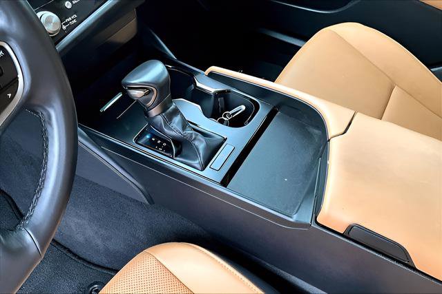 Used 2023 Lexus ES 350 w/ Accessory Package (Z2) image 19