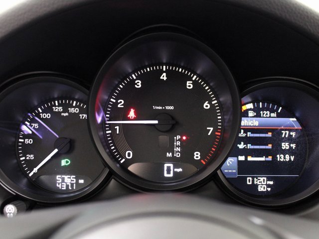 Used 2025 Porsche Macan image 16