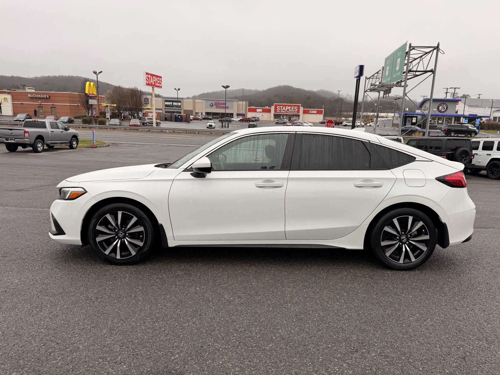 Used 2024 Honda Civic EX-L image 3