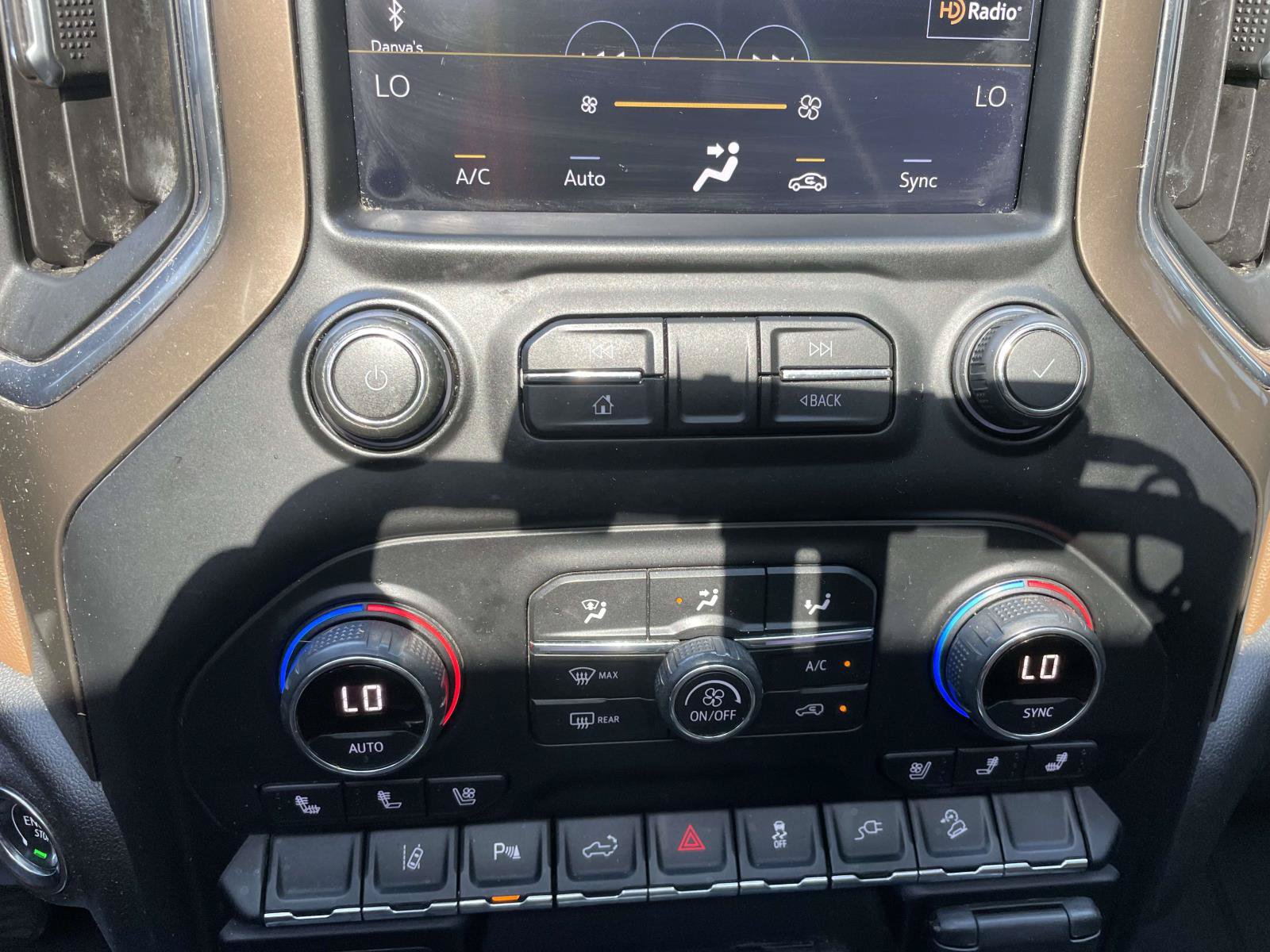 Used 2020 Chevrolet Silverado 2500 High Country w/ Technology Package AWD/4WD image 29