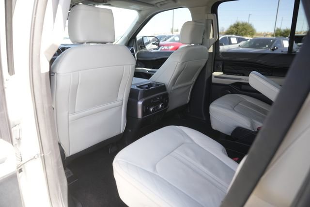 Used 2021 Ford Expedition Platinum image 12