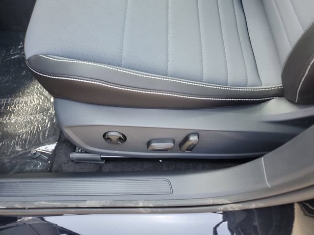 New 2026 Volkswagen Jetta SE FWD image 17