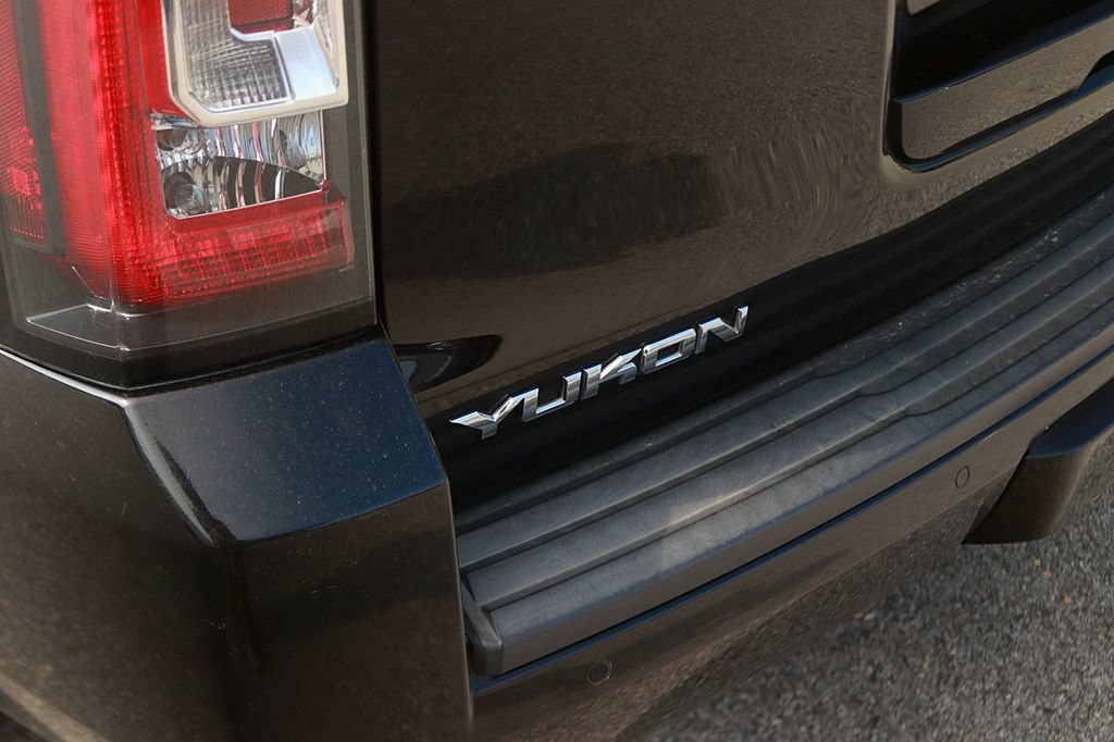 Used 2018 GMC Yukon SLE AWD/4WD image 8