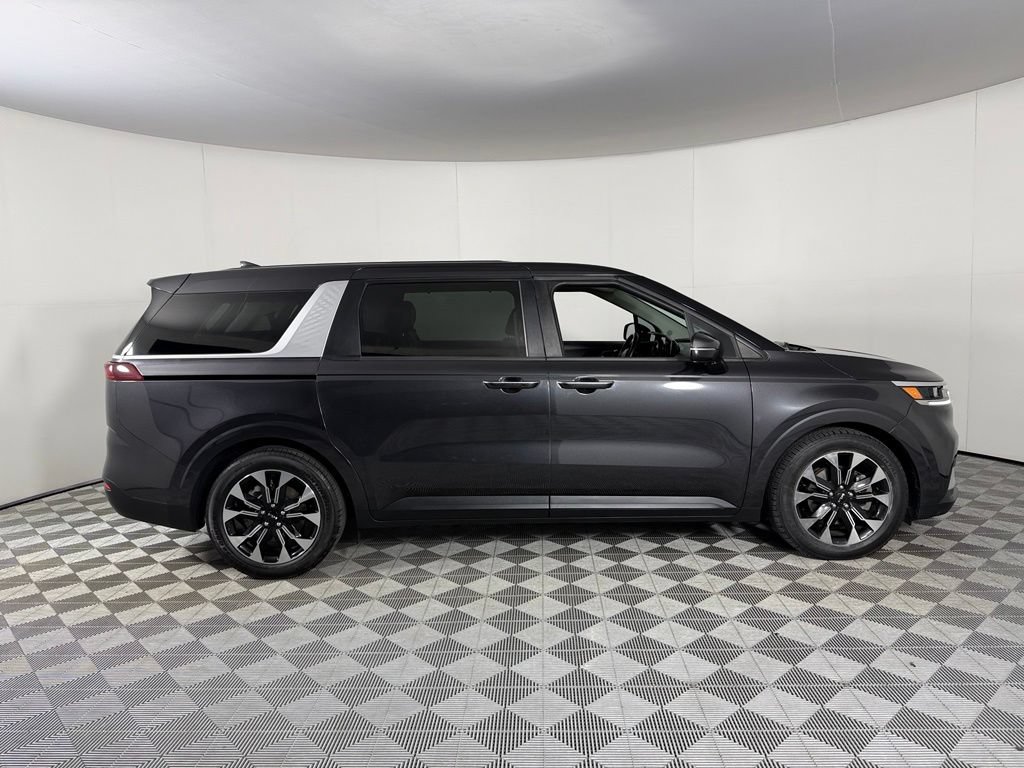 Used 2024 Kia Carnival EX FWD image 7