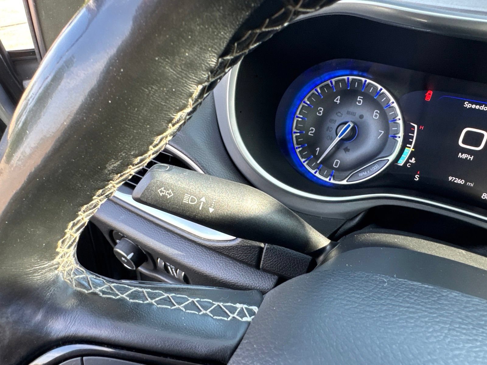 Used 2018 Chrysler Pacifica Touring-L Plus FWD image 23