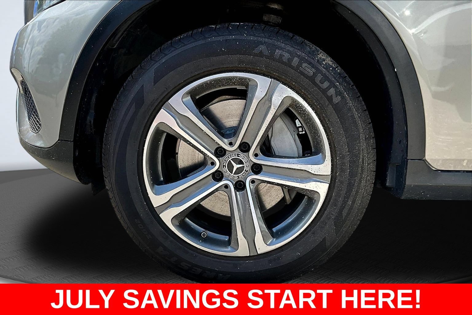 Used 2019 Mercedes-Benz GLC 300 4MATIC w/ Premium Package image 41