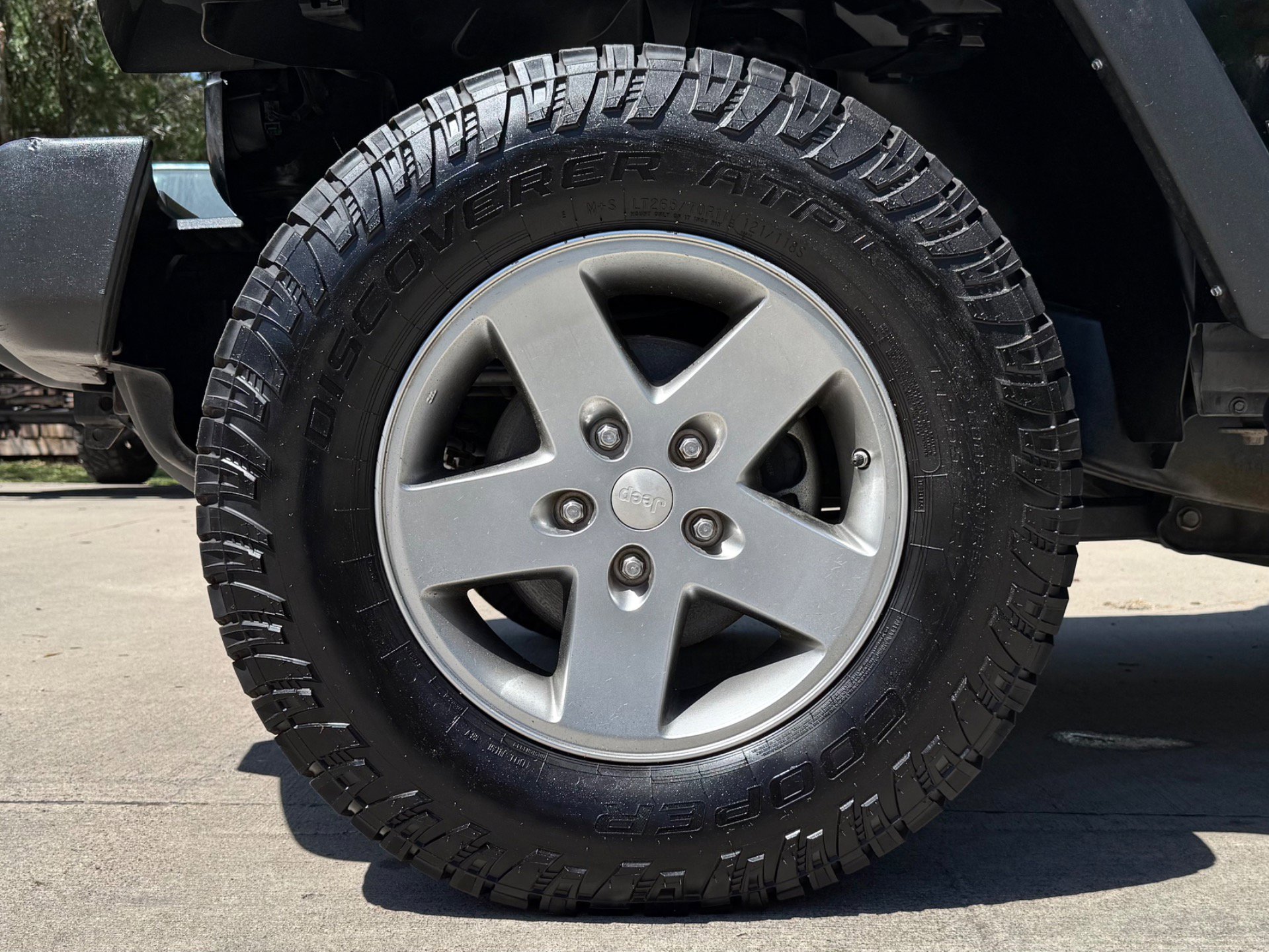 Used 2011 Jeep Wrangler Unlimited Rubicon w/ Connectivity Group image 8