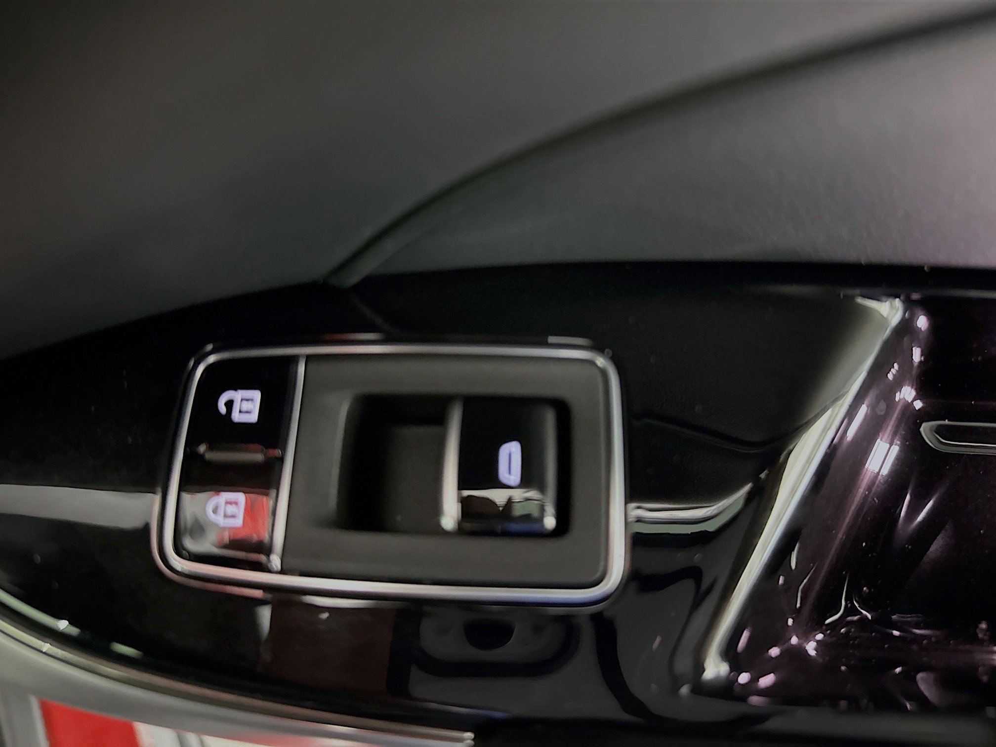 Used 2024 Cadillac Lyriq Luxury w/ LPO, Floor Liner Package AWD/4WD image 31