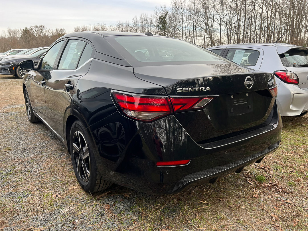Used 2025 Nissan Sentra SV image 2