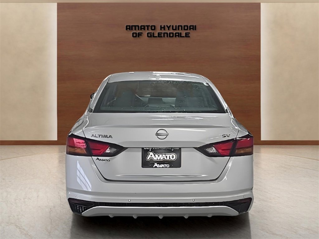 Used 2024 Nissan Altima 2.5 SV image 5